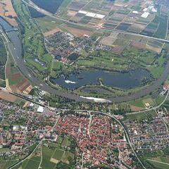 Flugwegposition um 10:22:38: Aufgenommen in der Nähe von Kitzingen, Deutschland in 1375 Meter